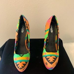 Privileged Tribal Multicolored Pumps